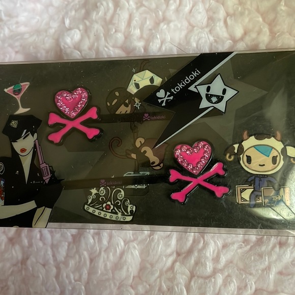 tokidoki Accessories - Toki Doki Pink rhinestone hair pins NIP